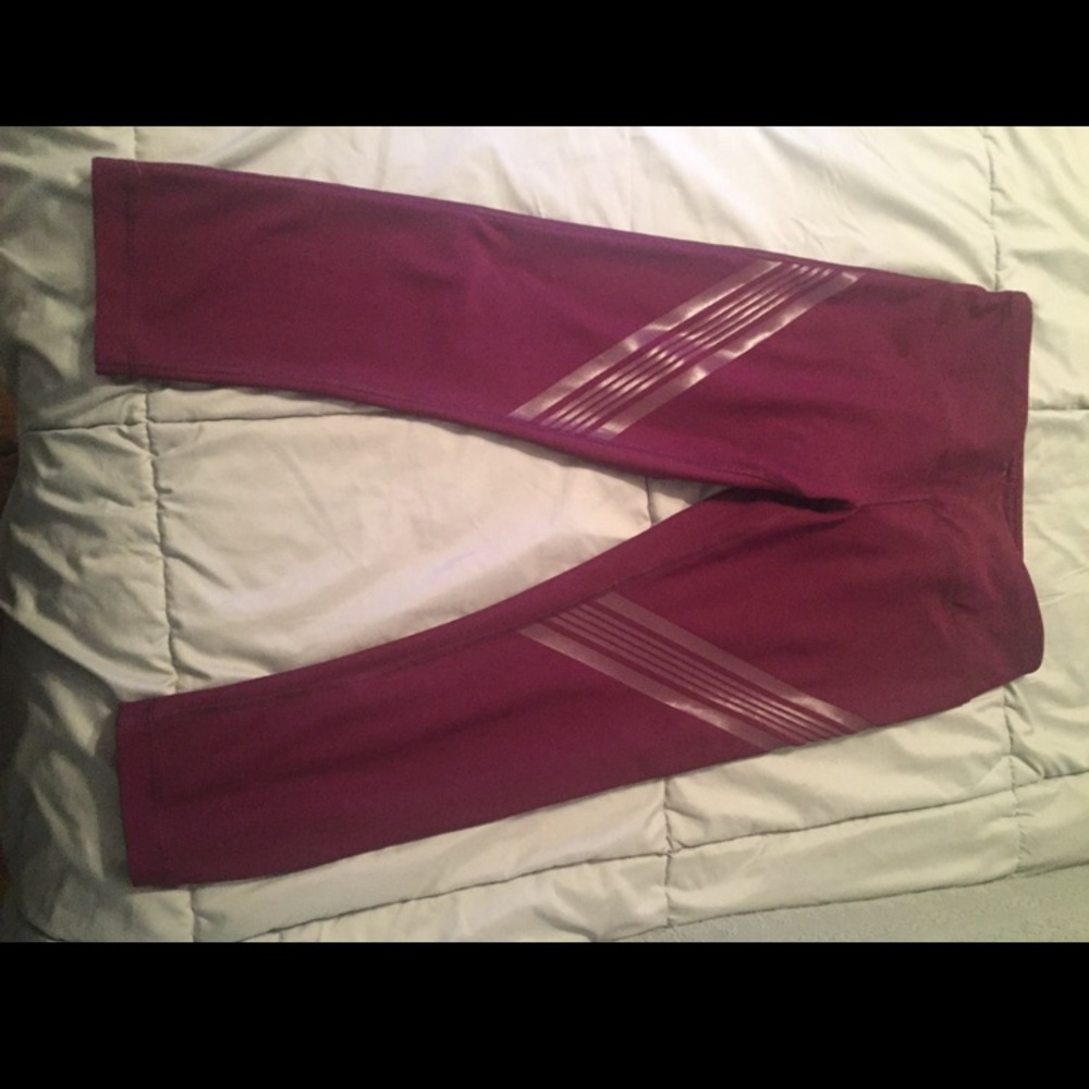90 Degrees Maroon Legging